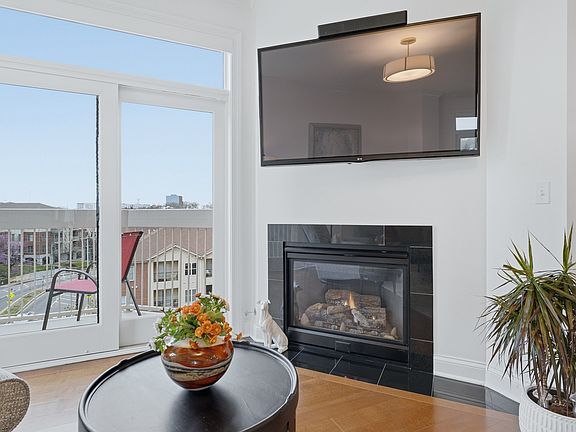 3rd image of 110 31st Ave N APT 607