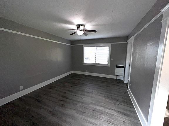 3rd image of 912 N Park Cir APT B