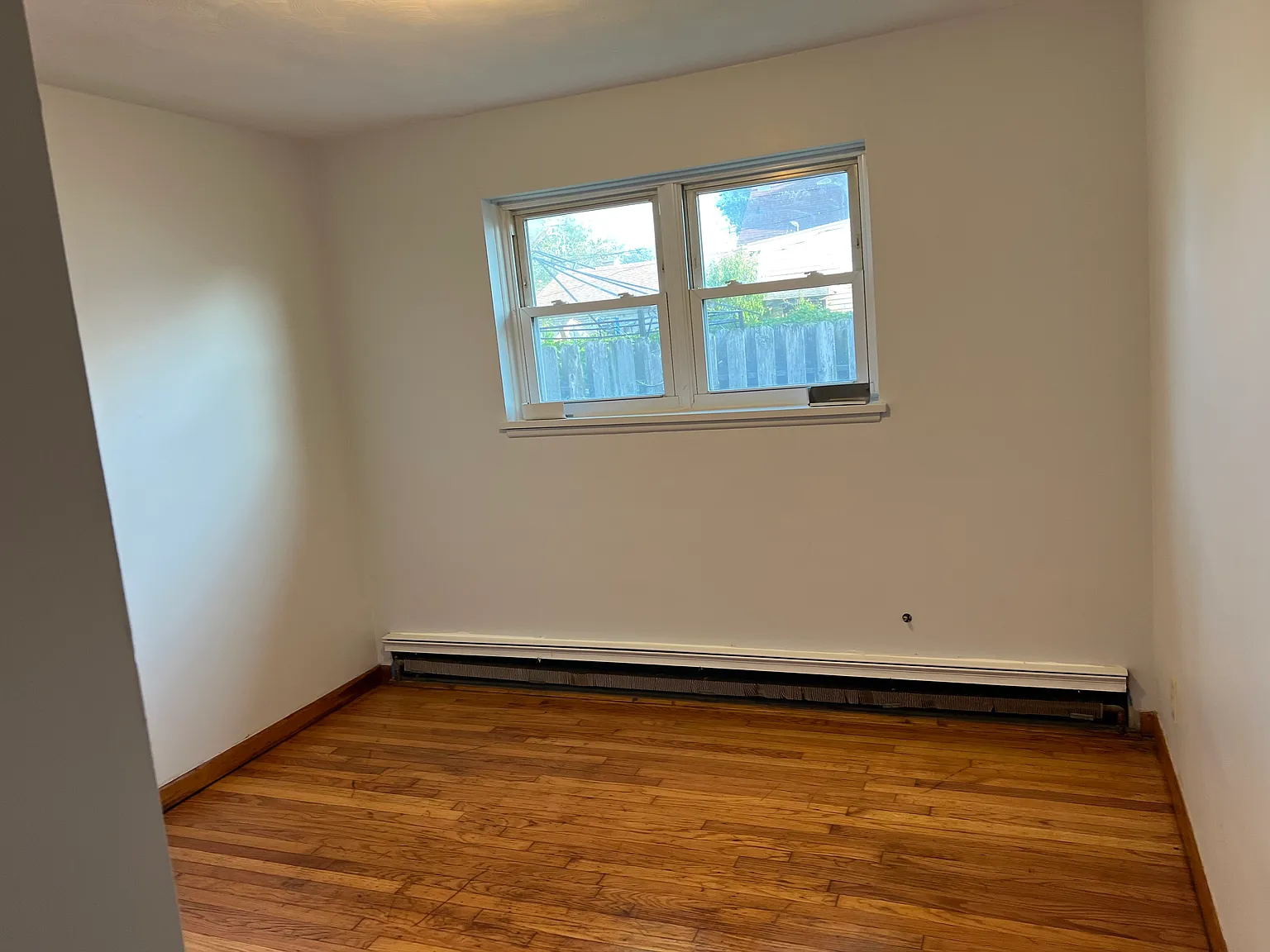 2 bed, 950 sqft, $1,700 — Photo 2