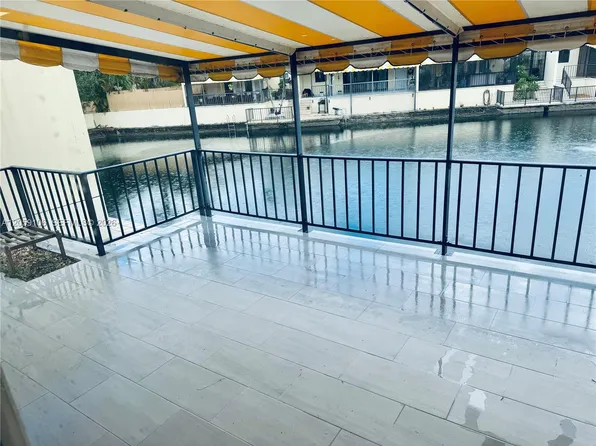 7011 Crown Gate Ct, Miami Lakes, FL 33014