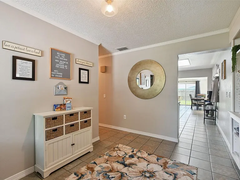4818 Holiday Dr — Photo 5