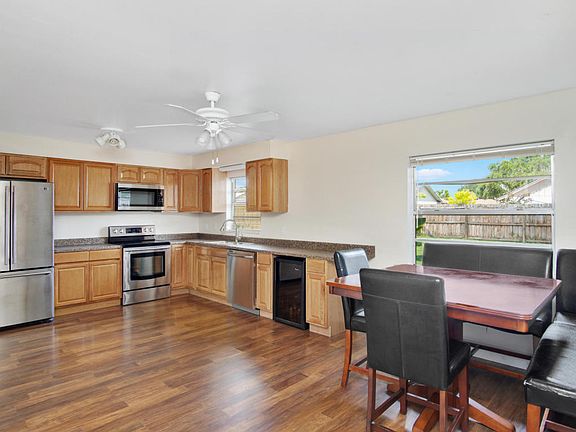 3rd image of 2510 Longwood Blvd