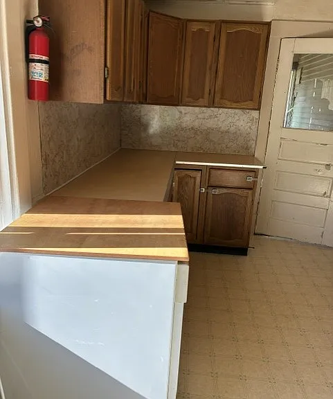 106 Newton St — Photo 6