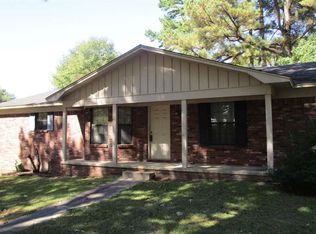 1300 Leon Dr, Benton, AR 72015