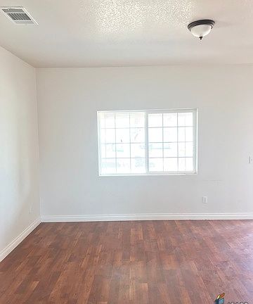 5th image of 691 W Olive Ave