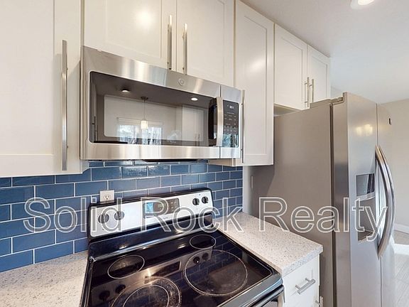 4th image of 736 Squire St
