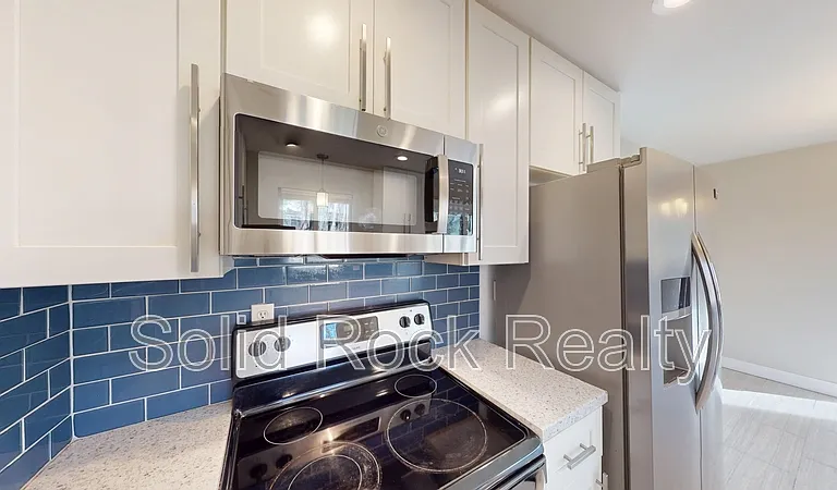736 Squire St — Photo 4