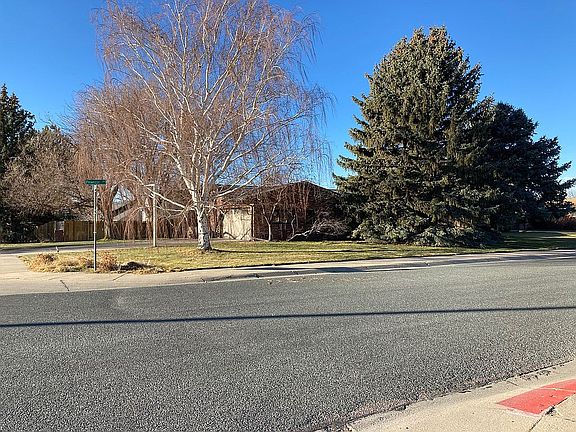 3rd image of 1122 Primrose Dr