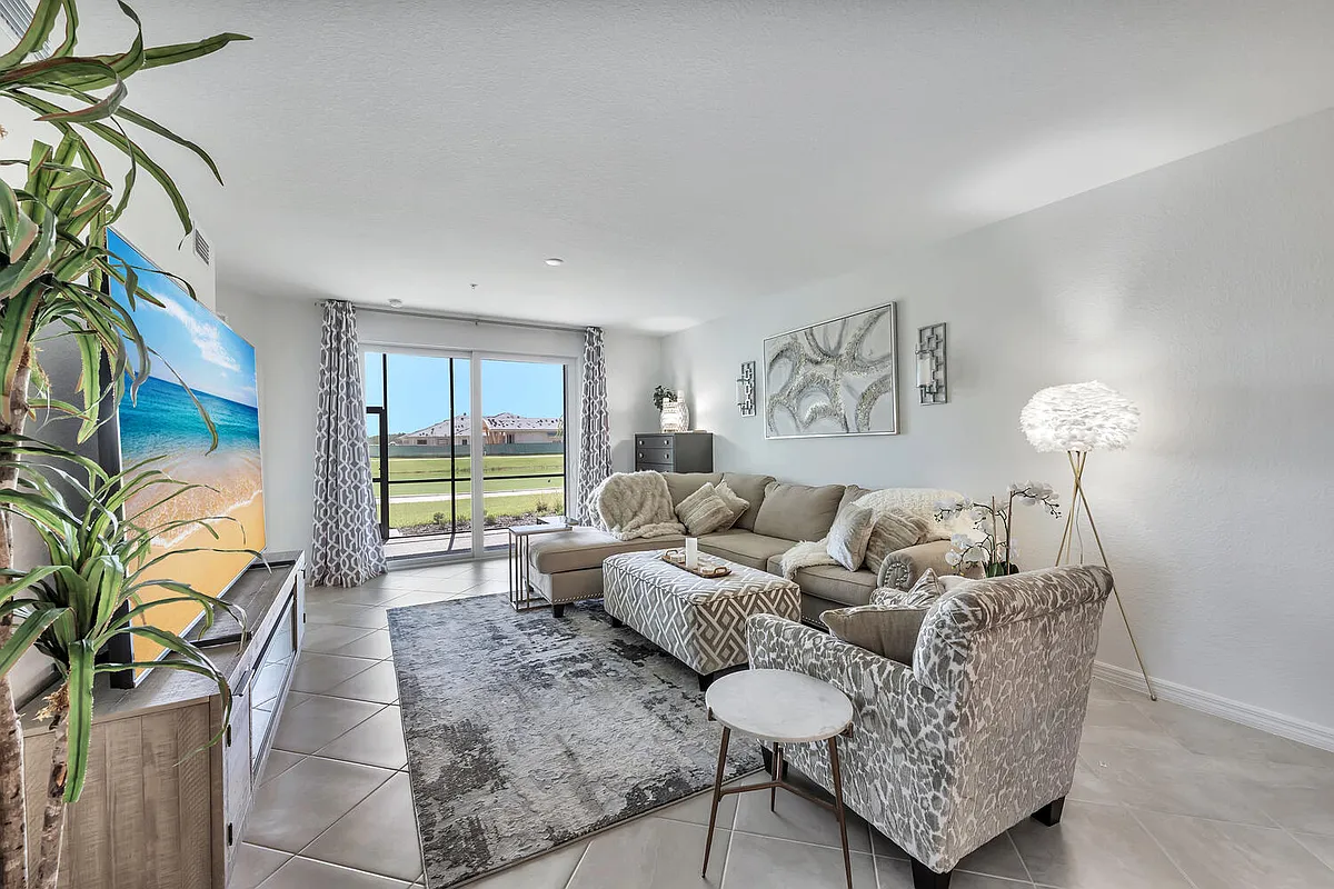 Building Photo - 15255 Green Acres Ave #111