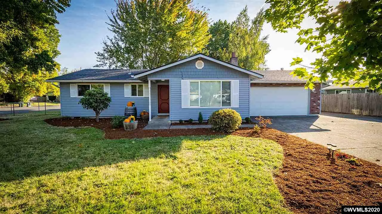 4590 Agate Dr SE photo 1