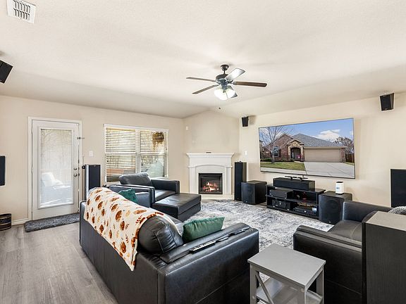 4th image of 2104 Eppright Dr