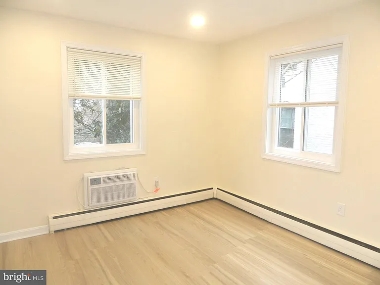513 12th St NE #9 — Photo 20