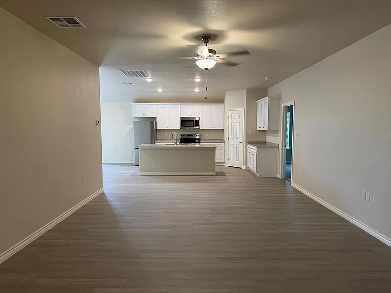 1340 Loess St — Photo 2