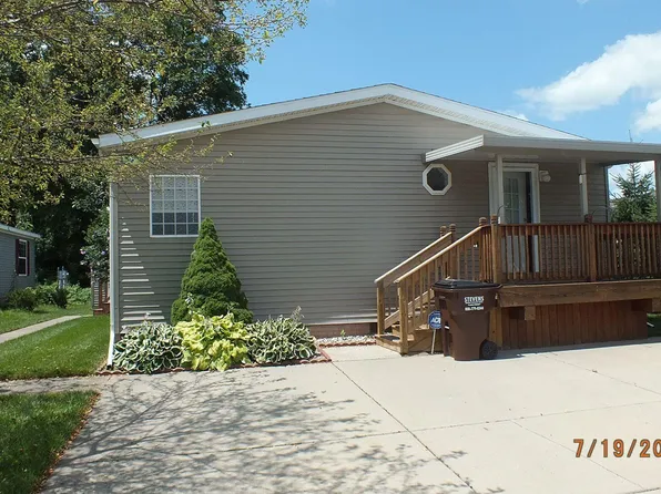 958 Cameron Cir, Monroe, MI 48161