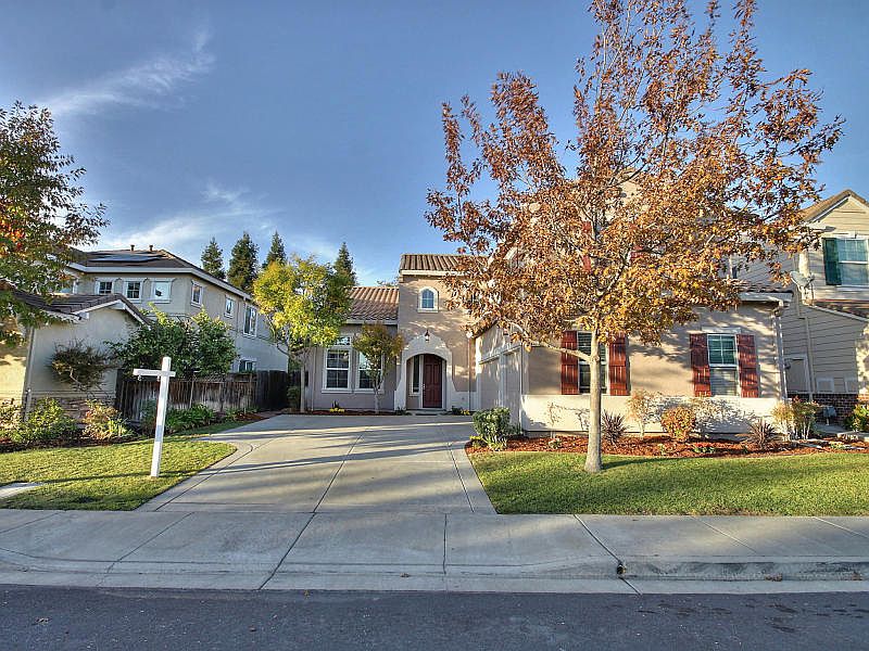 1st image of 3739 Oakhurst Way