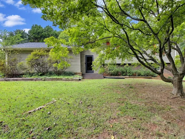 1206 Lakeview Dr, Greenville, SC 29611