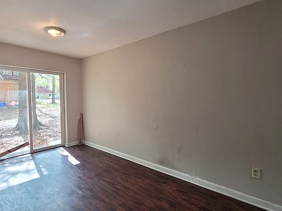 3rd image of 513 SW 68th Ter #D