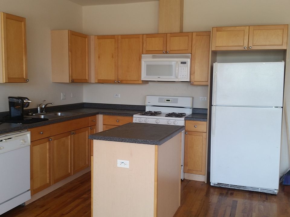 1st image of 2920 S Wentworth Ave APT 4