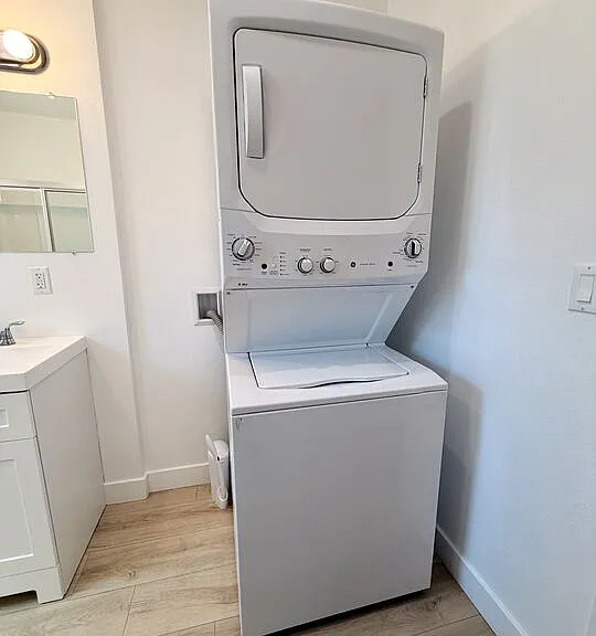 1321 N Normandie Ave #1/2 — Photo 10