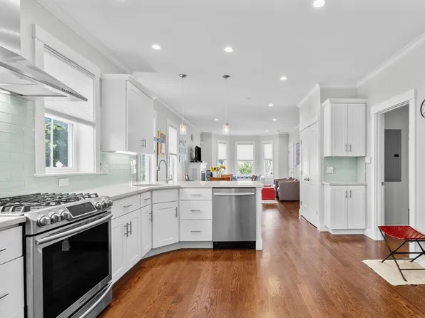 35 Rossmore Rd Unit 1, Jamaica Plain, MA 02130
