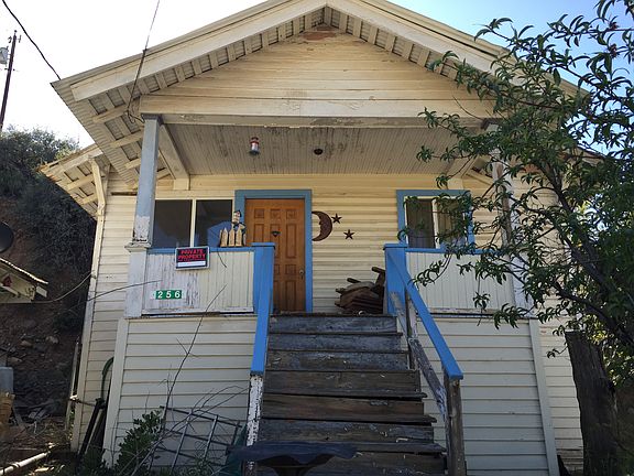 Front of smaller house