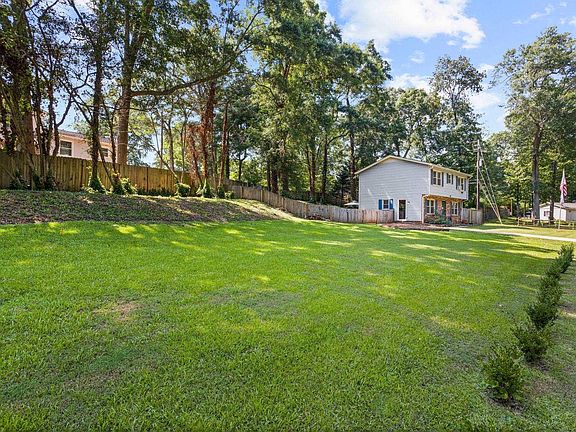 4th image of 310 Anglewood Dr