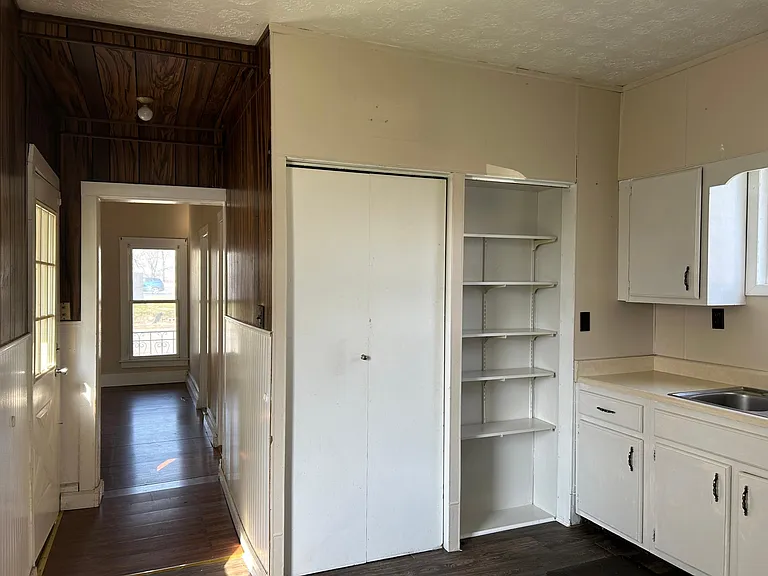 424 N Eddy St — Photo 4