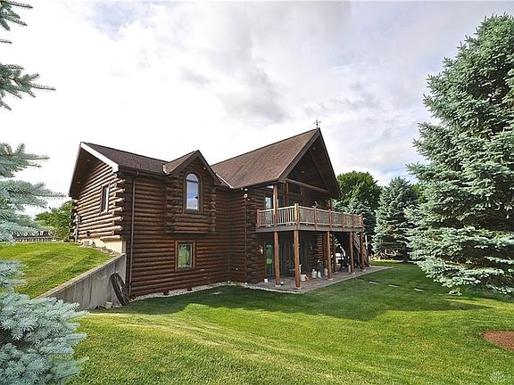 5th image of 7494 Twin Maple Ln