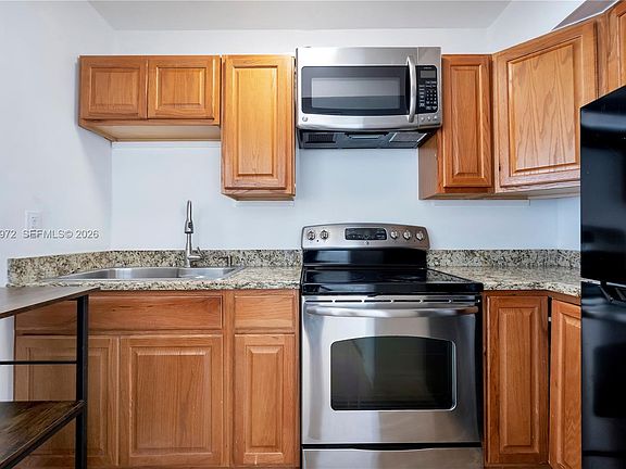 5th image of 2455 Flamingo Dr APT 201