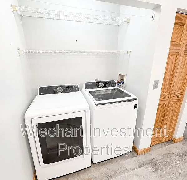313 E Highland Ave — Photo 4