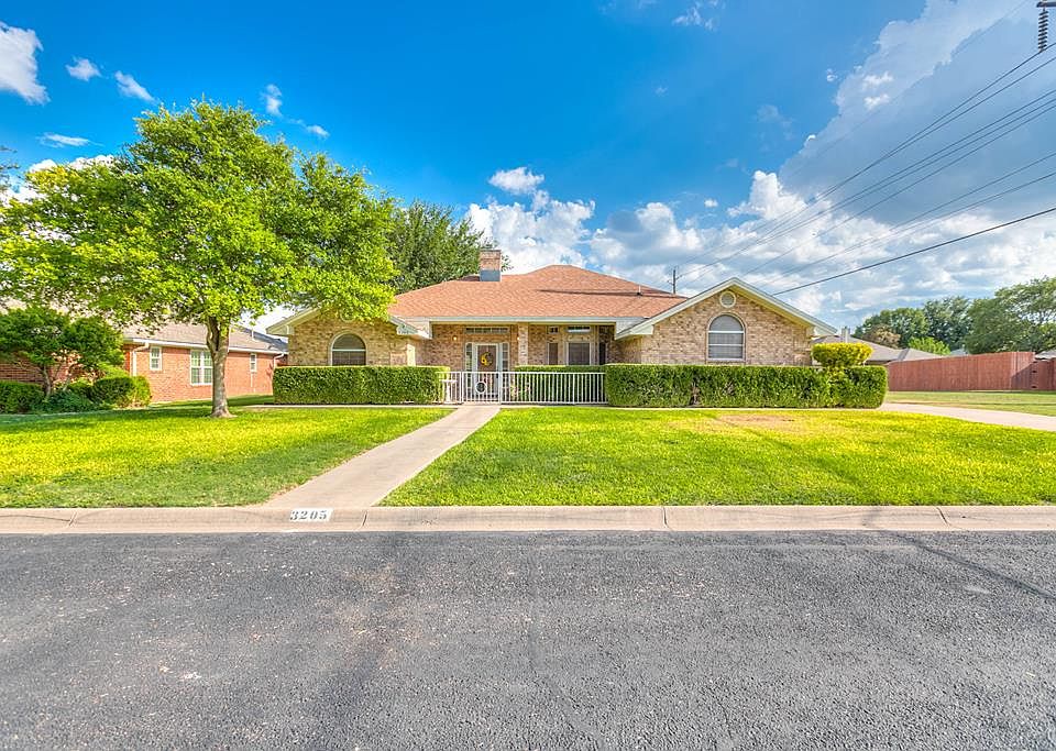 1st image of 3205 Maplewood Dr