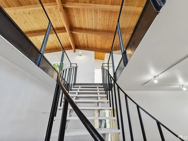 195 Beacon St — Photo 12