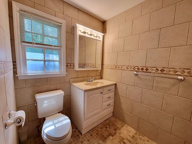 1003 Law Ln — Photo 15