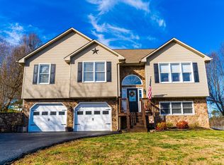 18 Orchard Hill Dr, Cloverdale, VA 24077