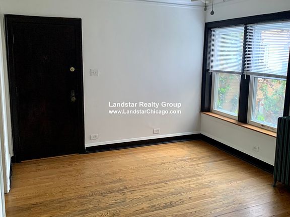 5th image of 2561 W Montrose Ave APT 1E