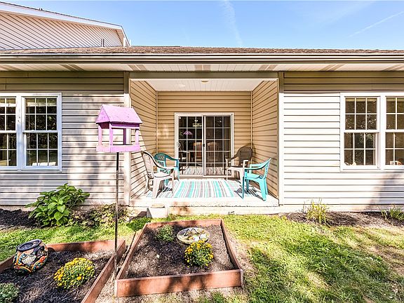 4th image of 406 S Shenandoah Dr #804-A