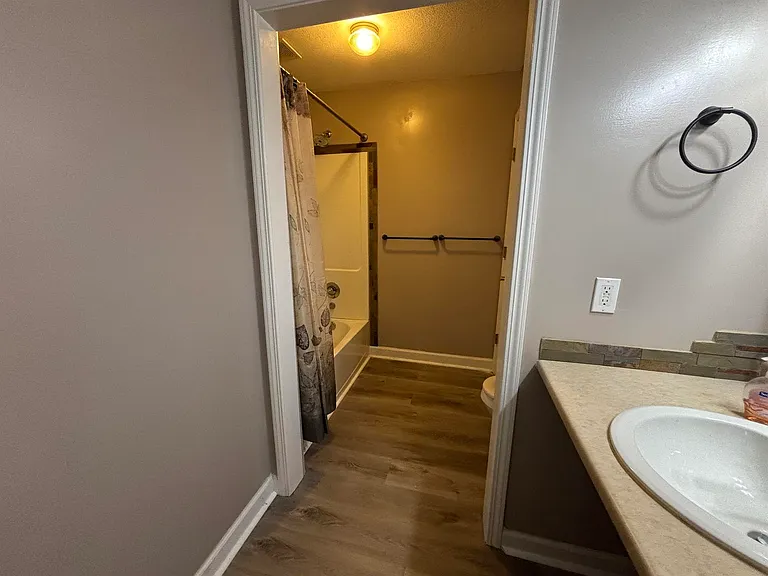512 Delaware #D — Photo 16