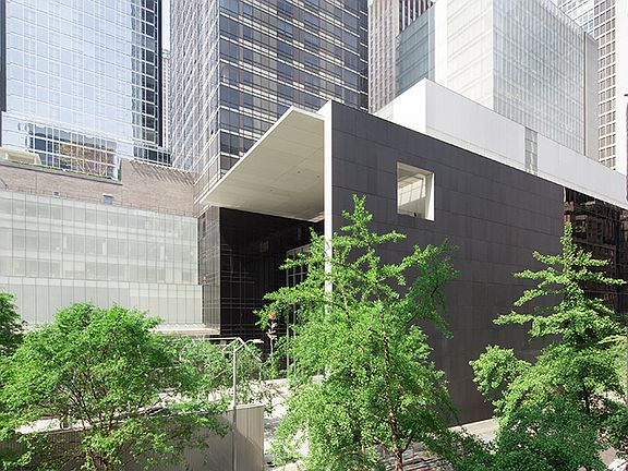 5th image of 17 W 54th St APT 4C