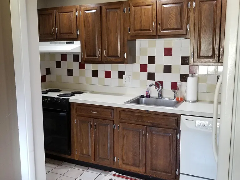 68 Preston St #4D — Photo 3