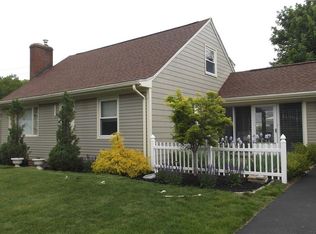 114 Merrymount Dr, Warwick, RI 02888