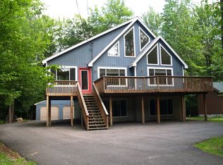 1344 Woodhill Ln, Lake Ariel, PA 18436