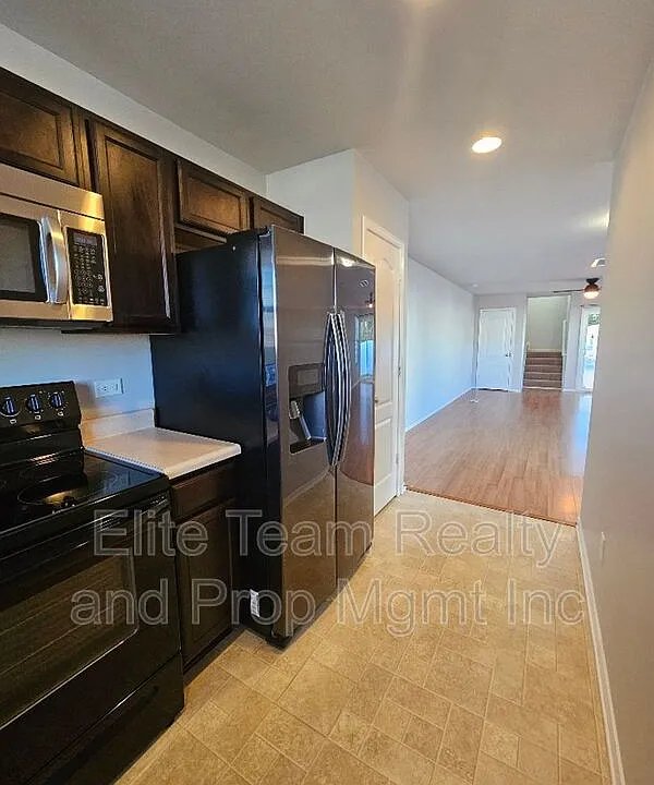 453 Hunters Dance Rd