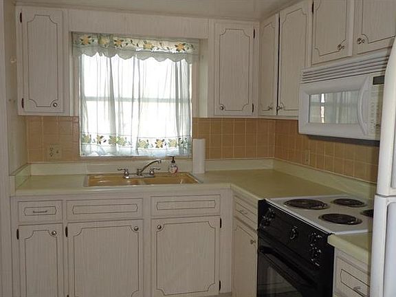 2nd image of 1427 Normandy Park Dr APT 3