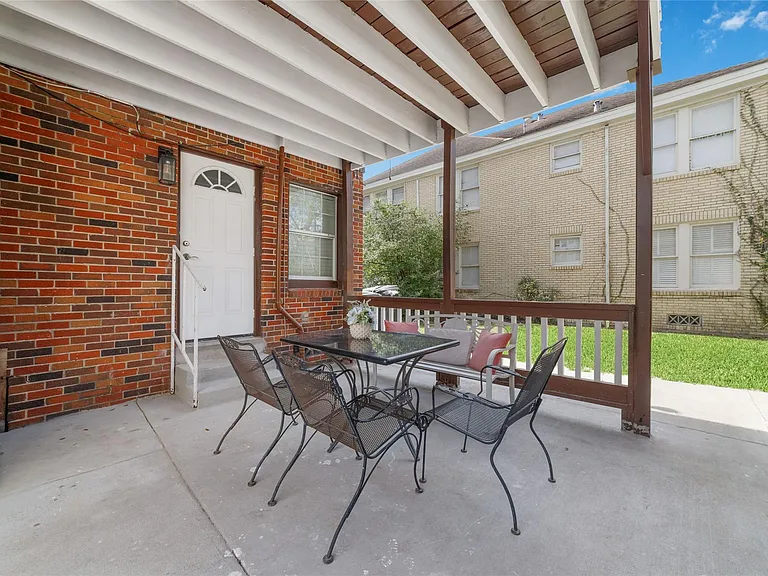 1604 W Alabama St — Photo 26