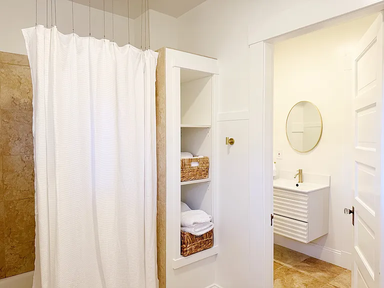426 E Valerio St — Photo 24