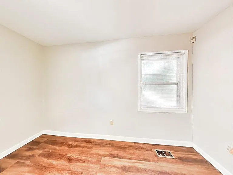 199 Howard St NE #2 — Photo 4