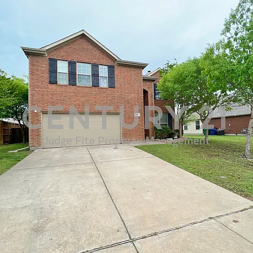 209 Clydesdale St Photo 1