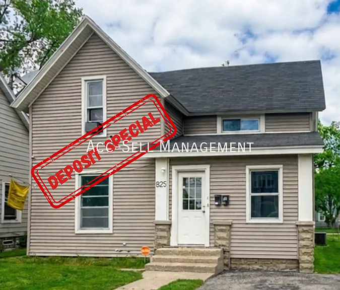 825 Evergreen St SE #WEST SIDE — Photo 1