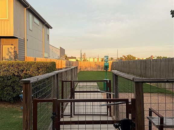 4th image of 6817 Rocinante Ln