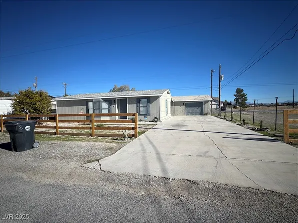 1111 S Comstock Cir E, Pahrump, NV 89048